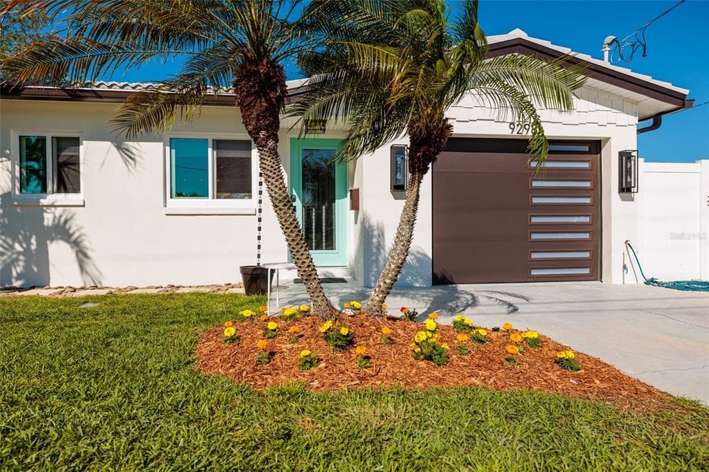 9298 SUN ISLE DRIVE NE photo 1