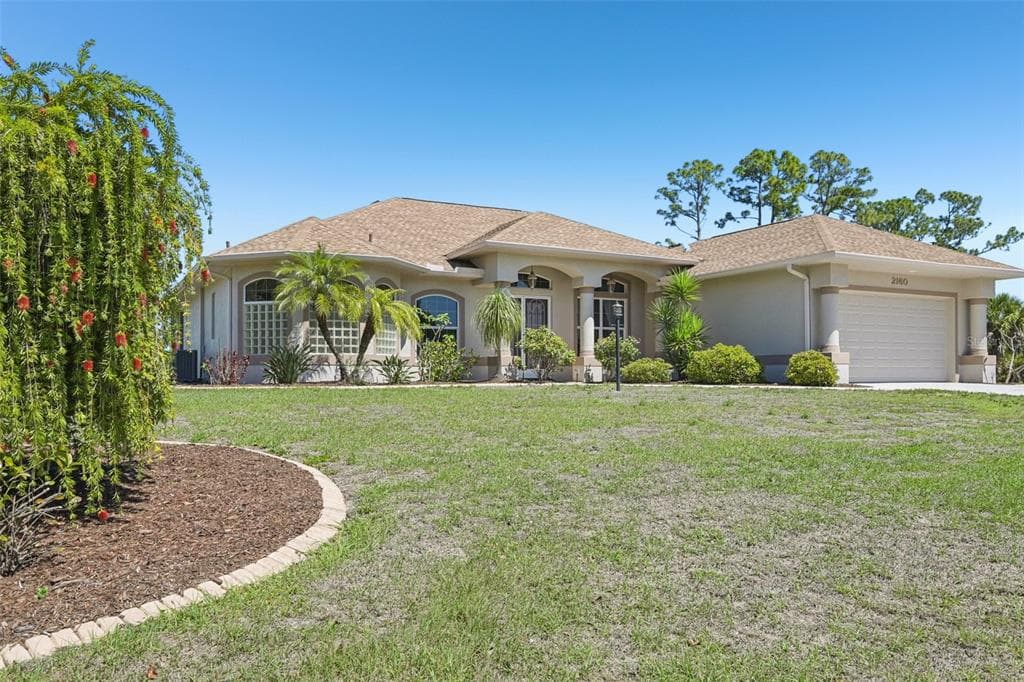 2160 W HILLSBOROUGH BOULEVARD photo 5