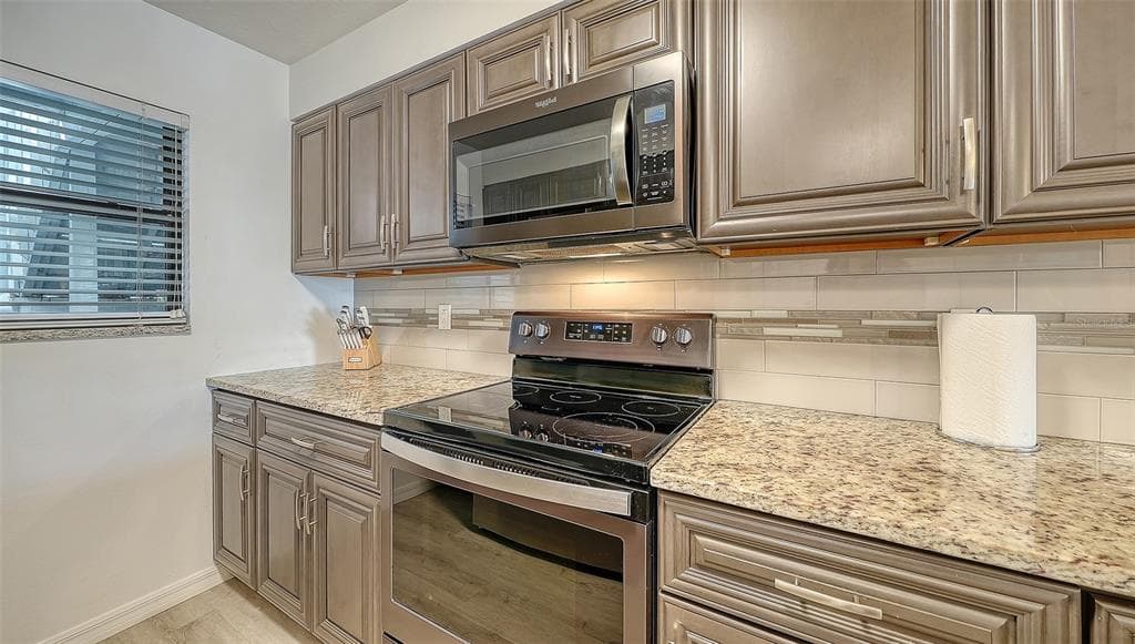 1249 DOCKSIDE PLACE 110 photo 18