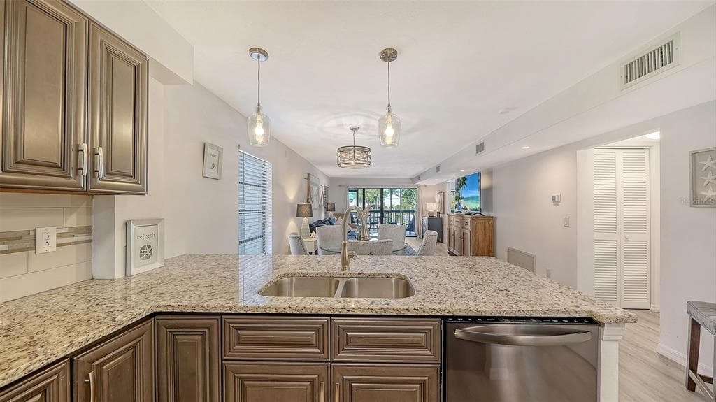 1249 DOCKSIDE PLACE 110 photo 19