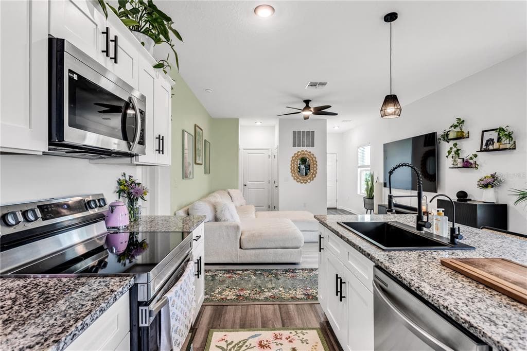 10459 LADYBUG COVE photo 9