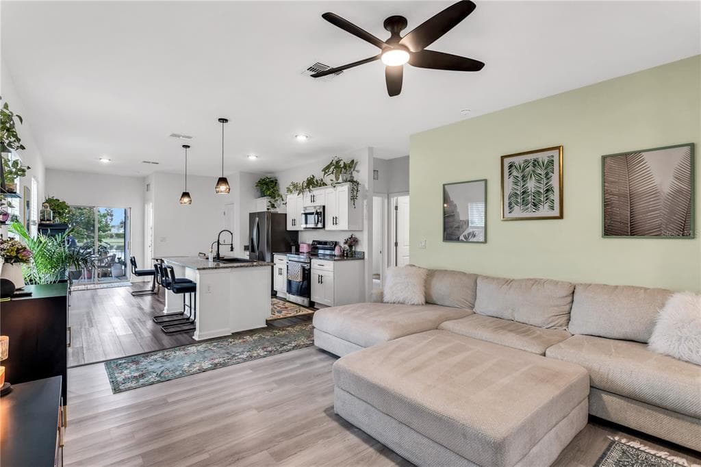 10459 LADYBUG COVE photo 4