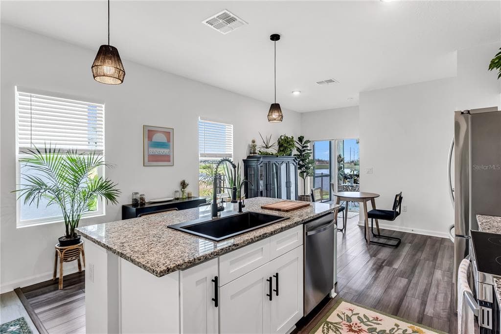 10459 LADYBUG COVE photo 8