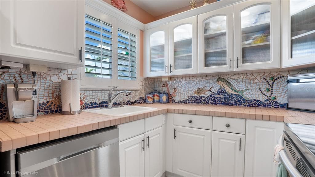 535 HENDRICKS ISLE 108 photo 4