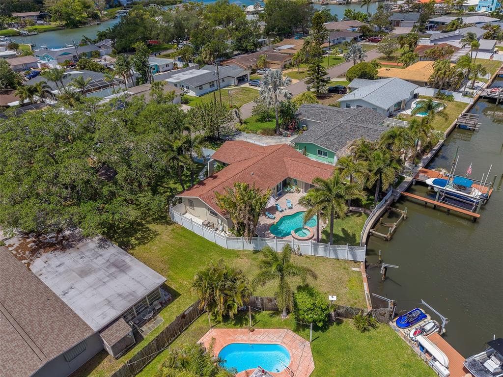 2017 COVE DRIVE photo 1