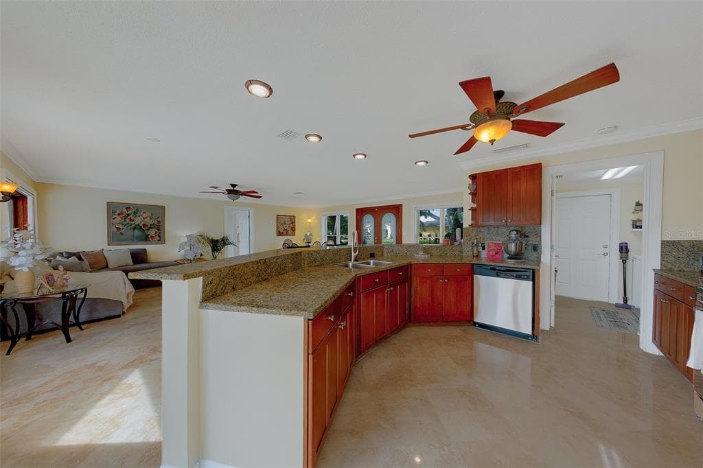 2017 COVE DRIVE photo 15