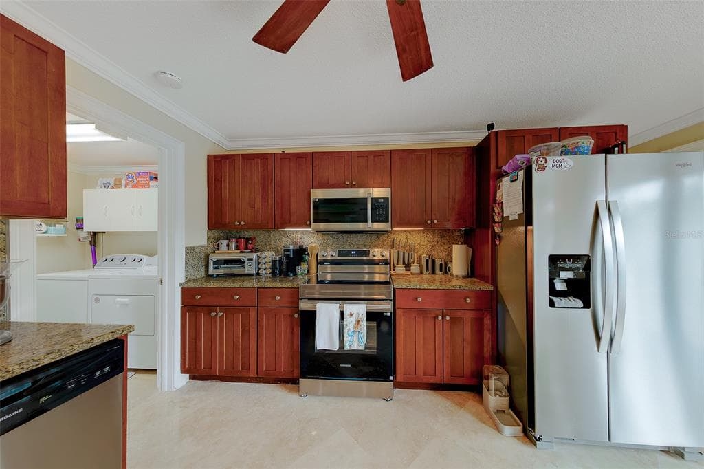 2017 COVE DRIVE photo 19