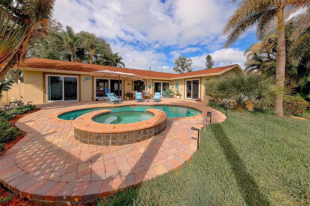 2017 COVE DRIVE photo 4