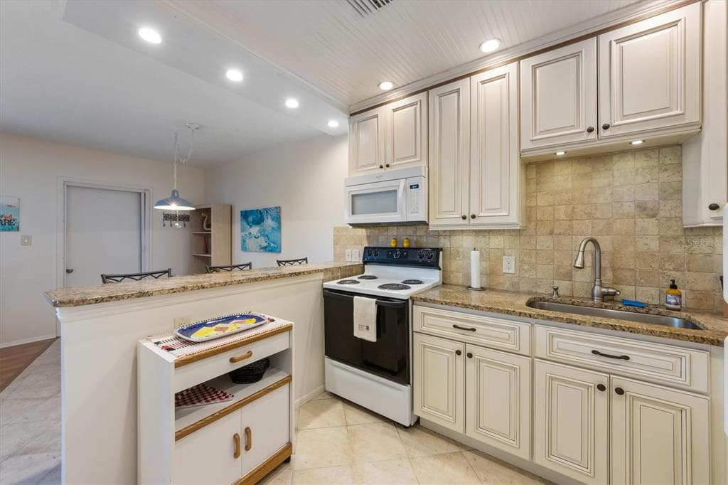 117 7TH STREET N 35 photo 8