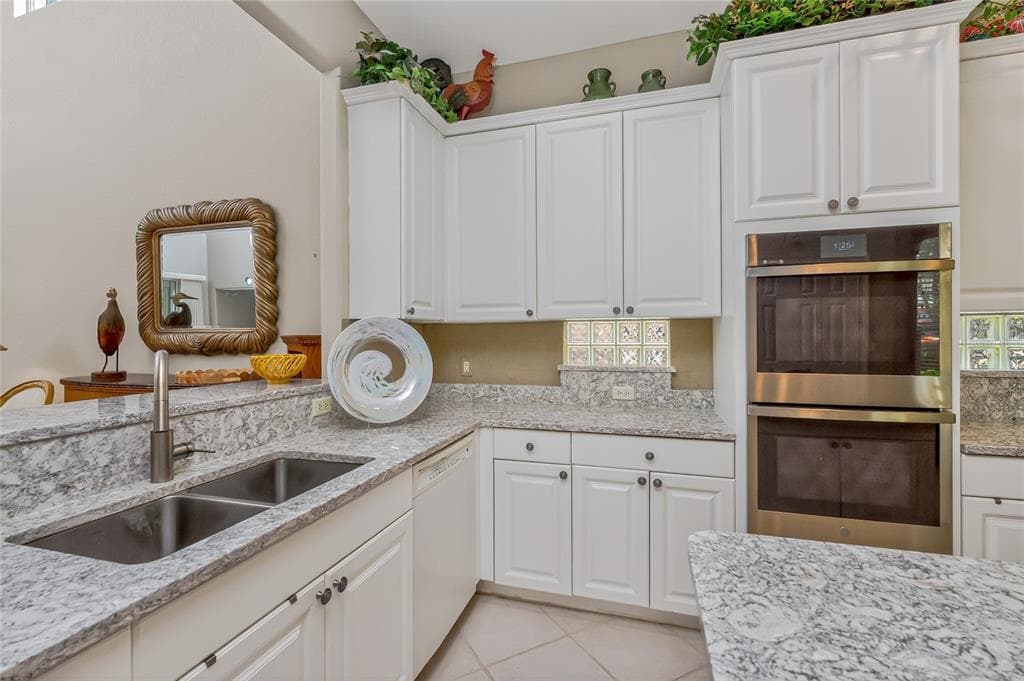3337 SUNSET KEY CIRCLE photo 17
