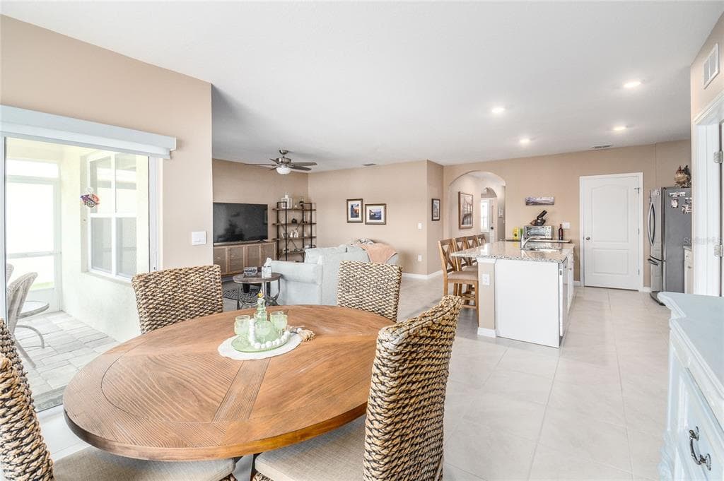 5688 SILTSTONE STREET photo 17