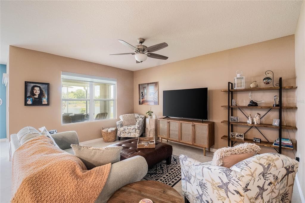 5688 SILTSTONE STREET photo 12