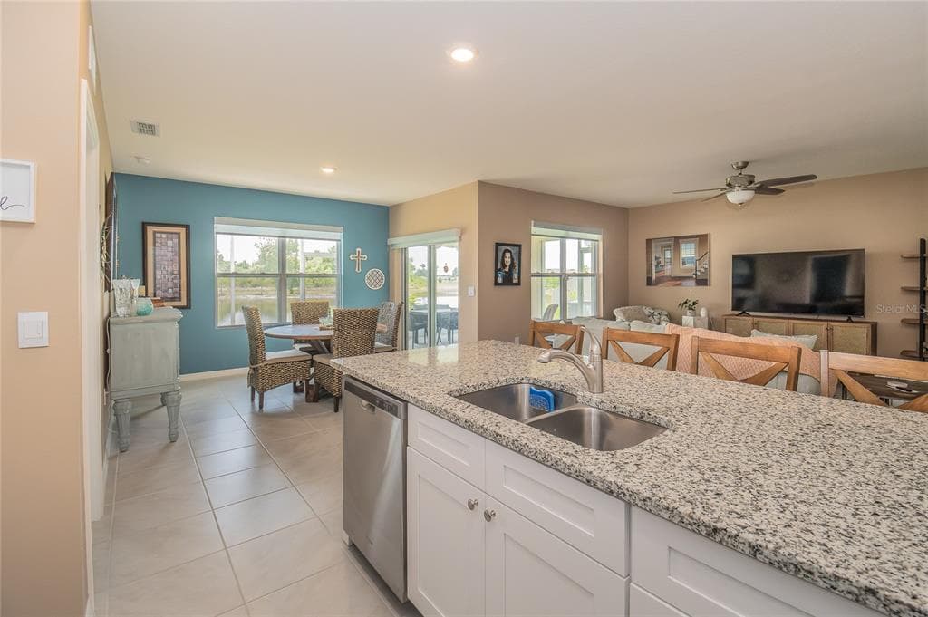 5688 SILTSTONE STREET photo 10