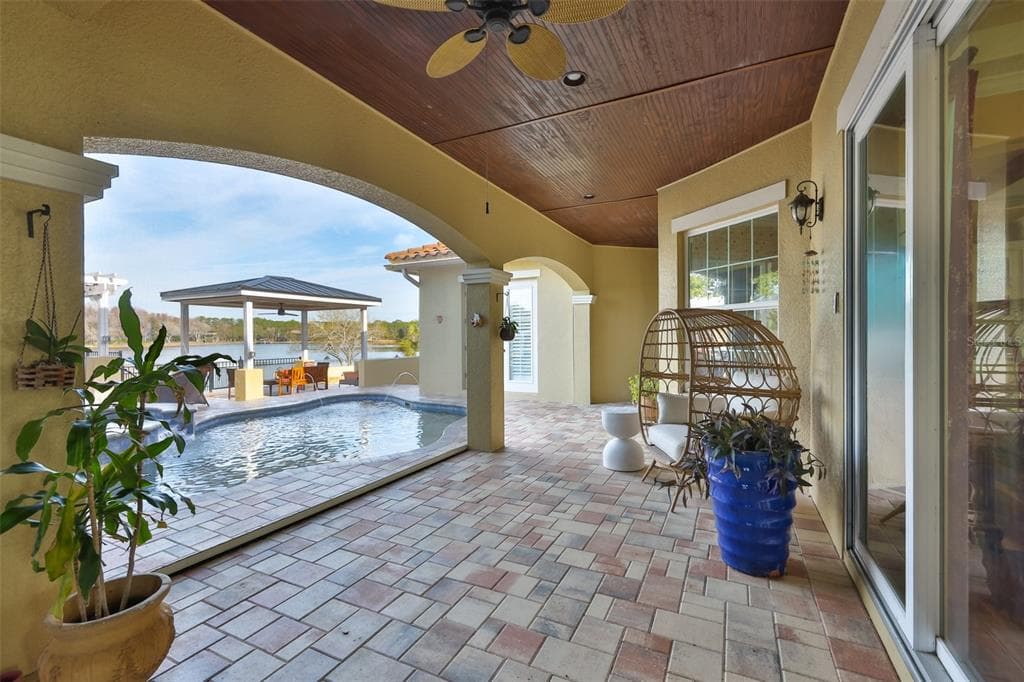 10517 TARPON SPRINGS ROAD photo 4