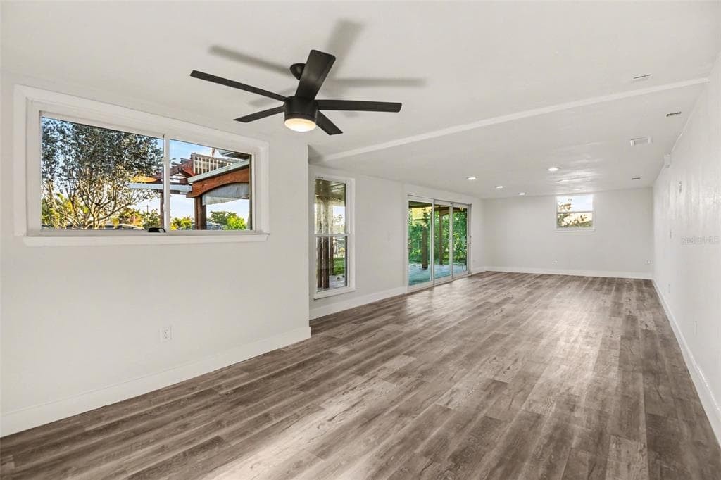 468 GRENIER DRIVE photo 17