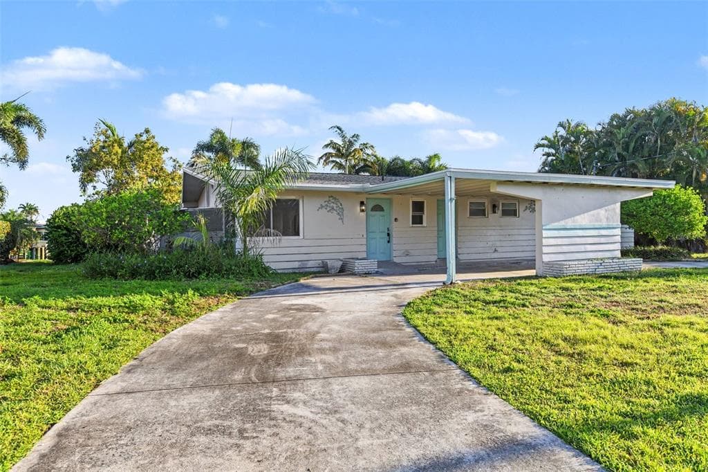 468 GRENIER DRIVE photo 3