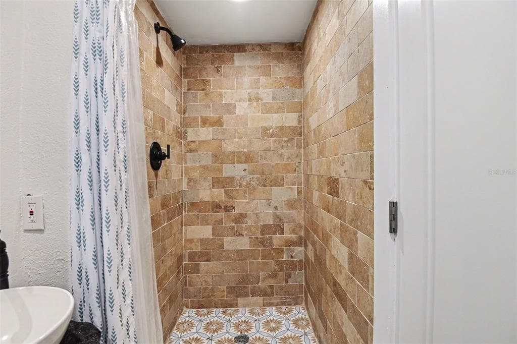 468 GRENIER DRIVE photo 25