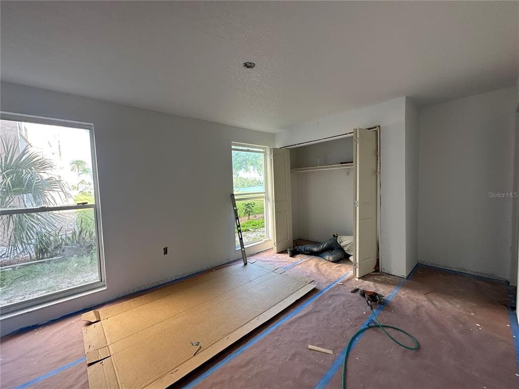 1859 SHORE DRIVE S 107 photo 17