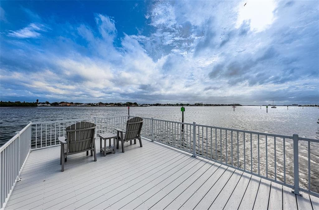 1859 SHORE DRIVE S 107 photo 3