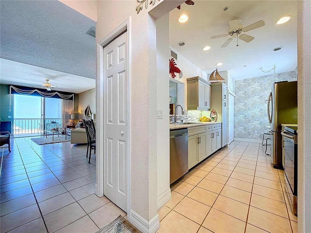 7 ISLAND PARK PLACE 204 photo 14