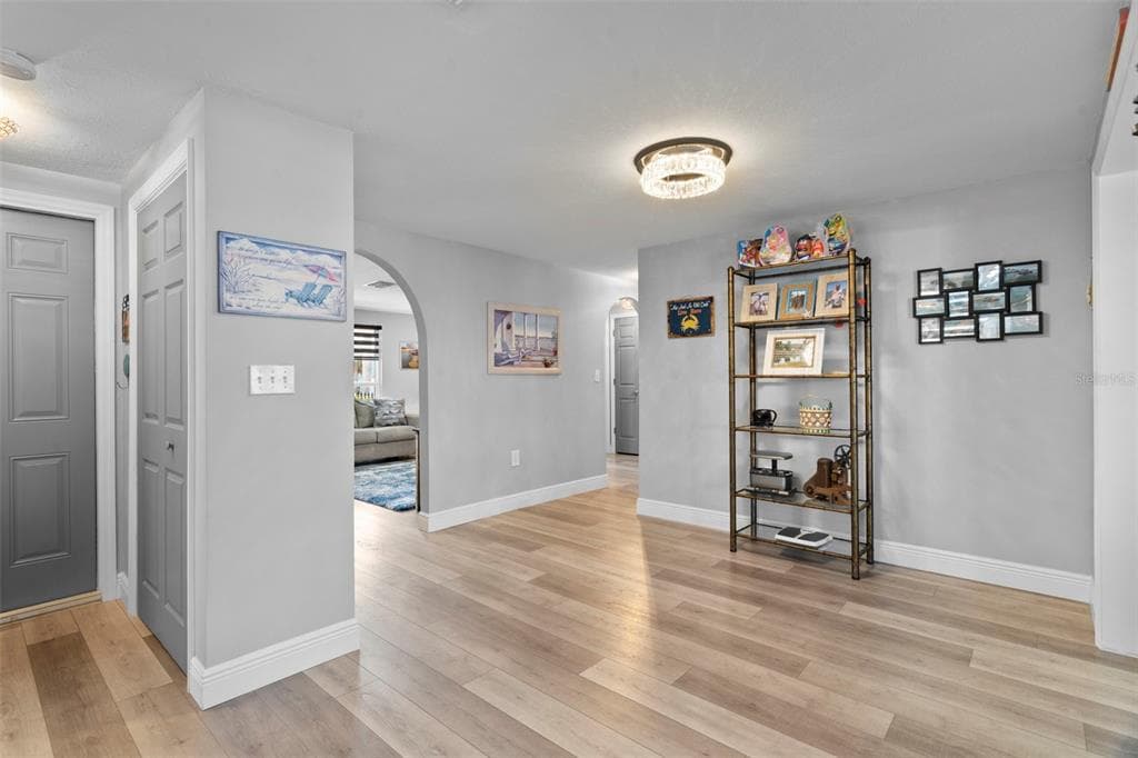 15627 DONZI DRIVE photo 22