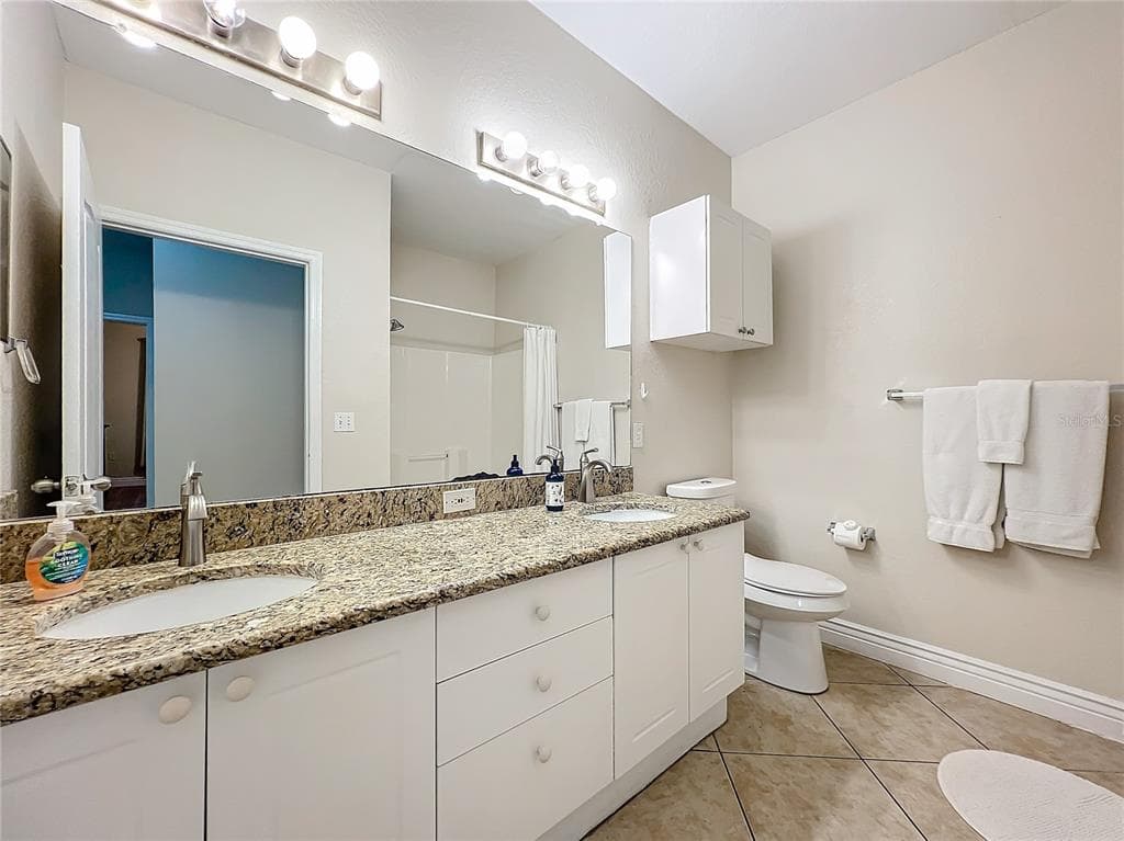 2724 VIA MURANO 615 photo 17
