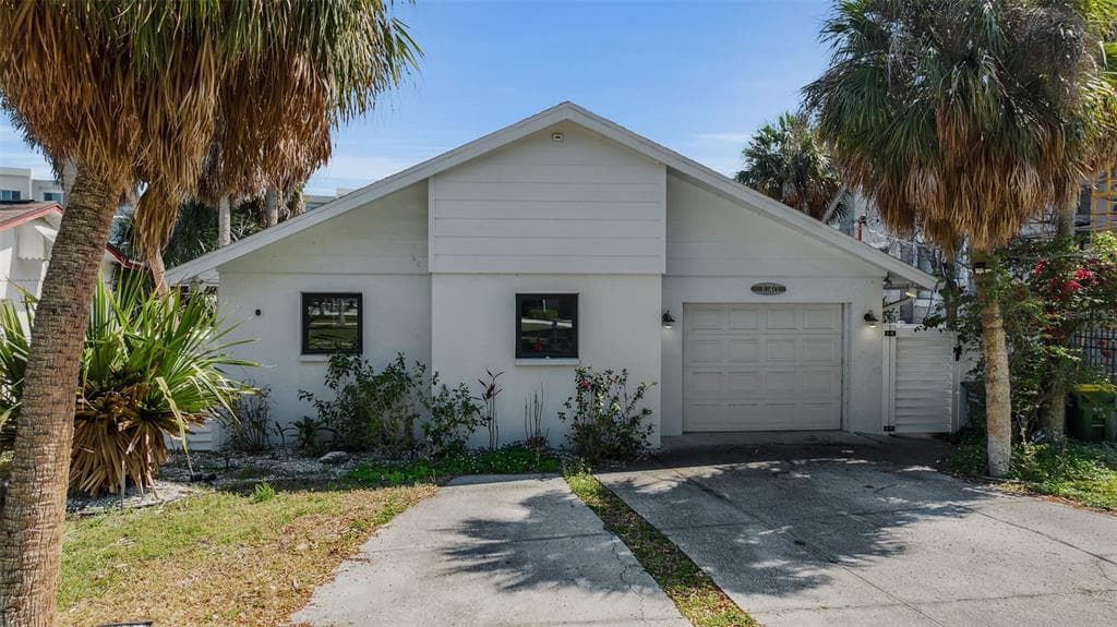 1040 SYLVAN DRIVE photo 1