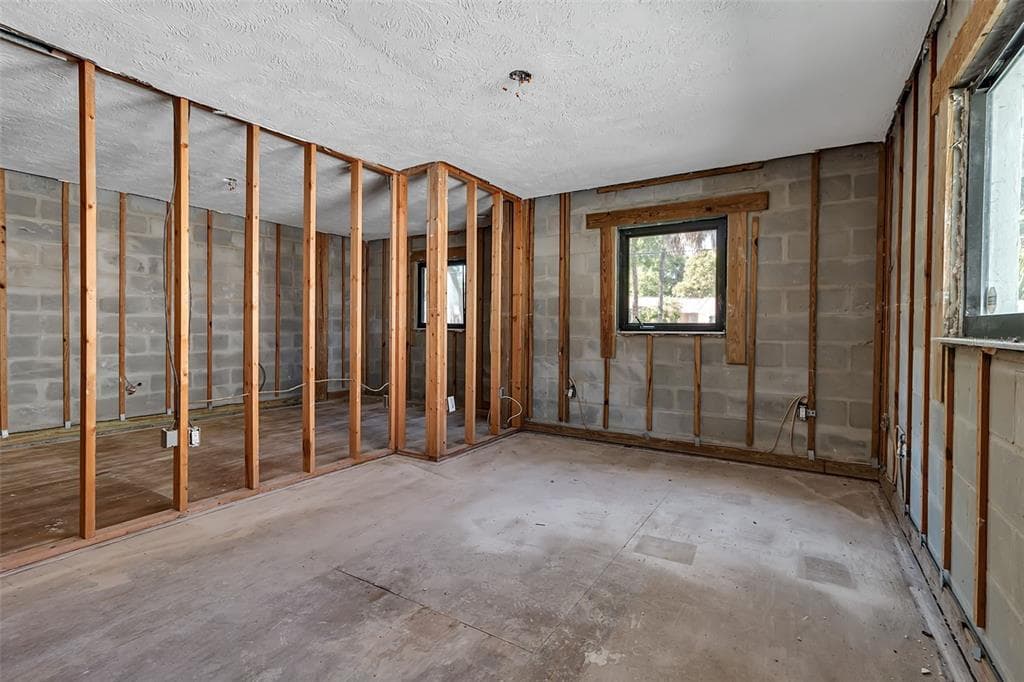 1040 SYLVAN DRIVE photo 25