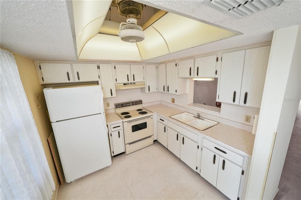 1450 HEATHER RIDGE BOULEVARD 307 photo 2