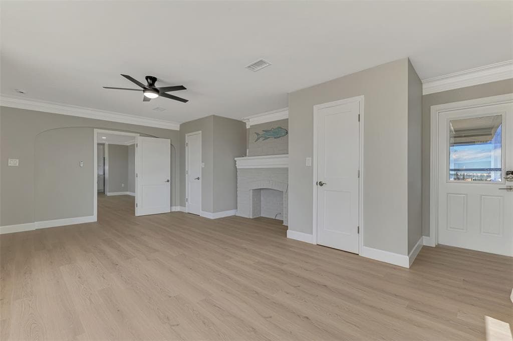1822 RIVERSIDE DRIVE E photo 19