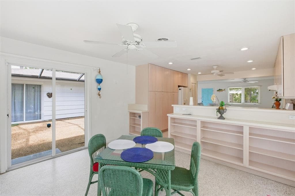 528 RALPH STREET photo 12