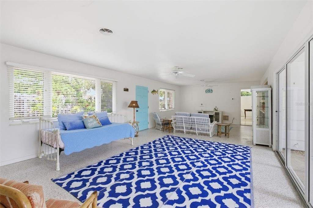 528 RALPH STREET photo 7