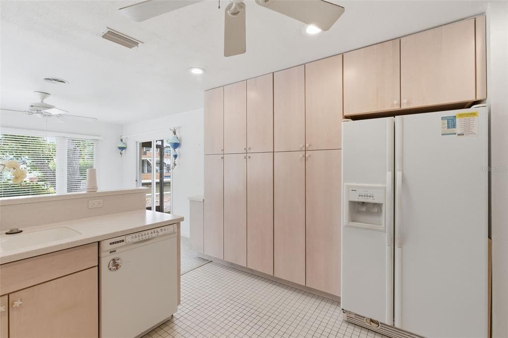528 RALPH STREET photo 15