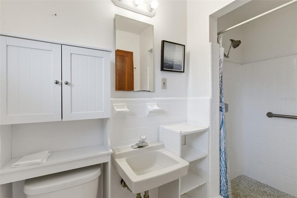 528 RALPH STREET photo 21