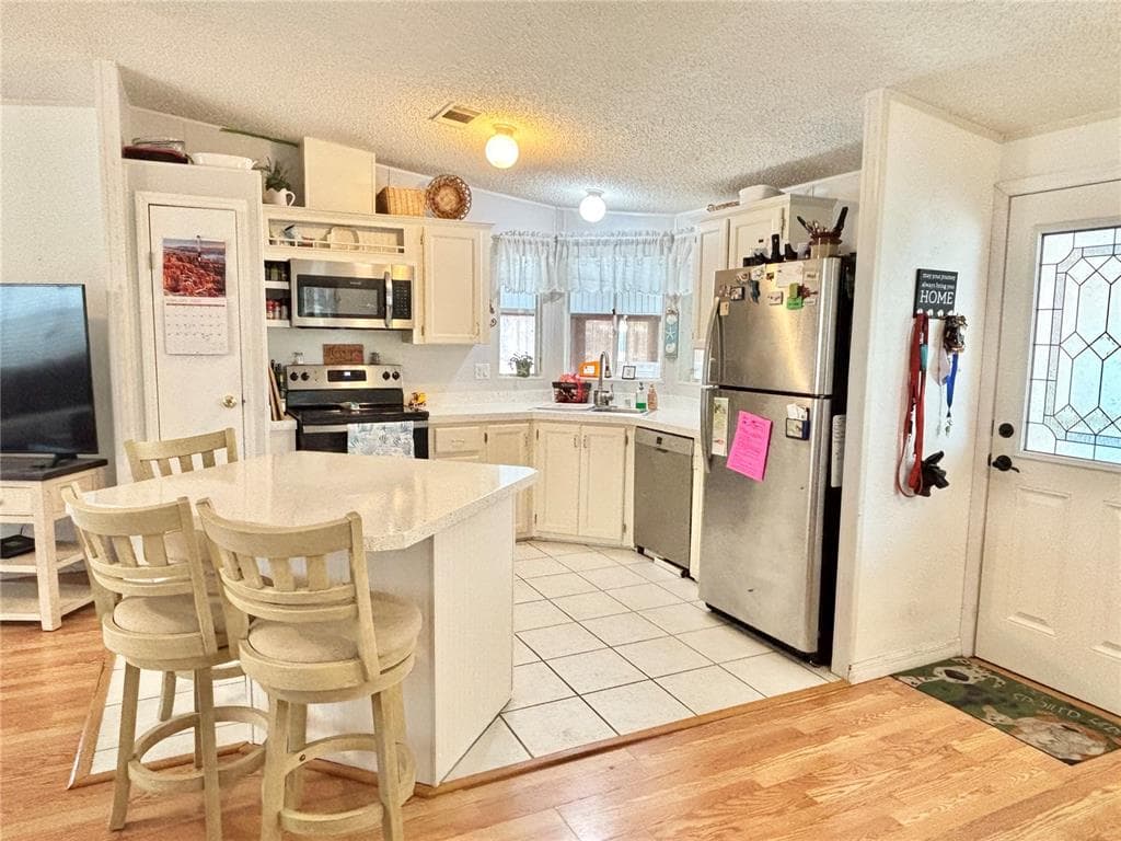 102 AMERICANA COURT NE 206 photo 9