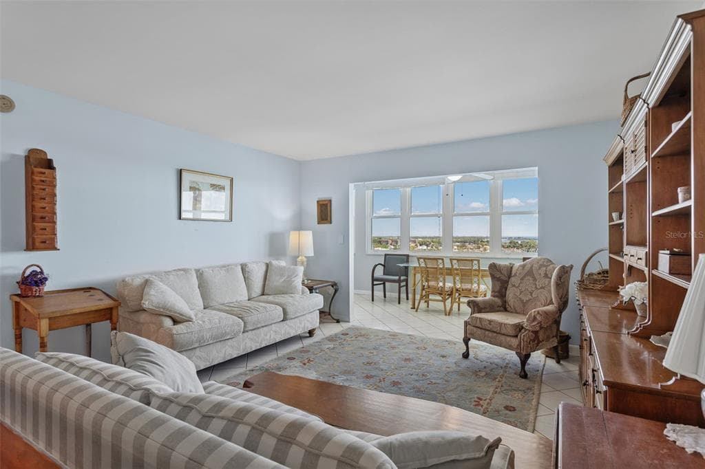 5130 BRITTANY DRIVE S 1002 photo 9