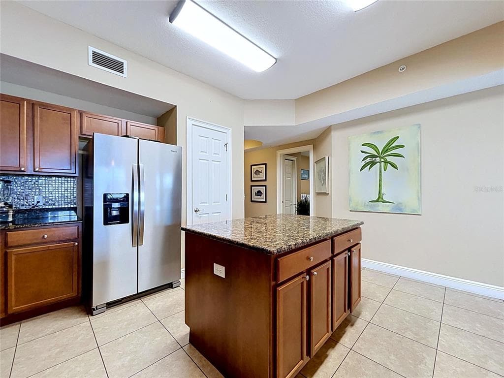 600 BAYWAY BOULEVARD 304 photo 9