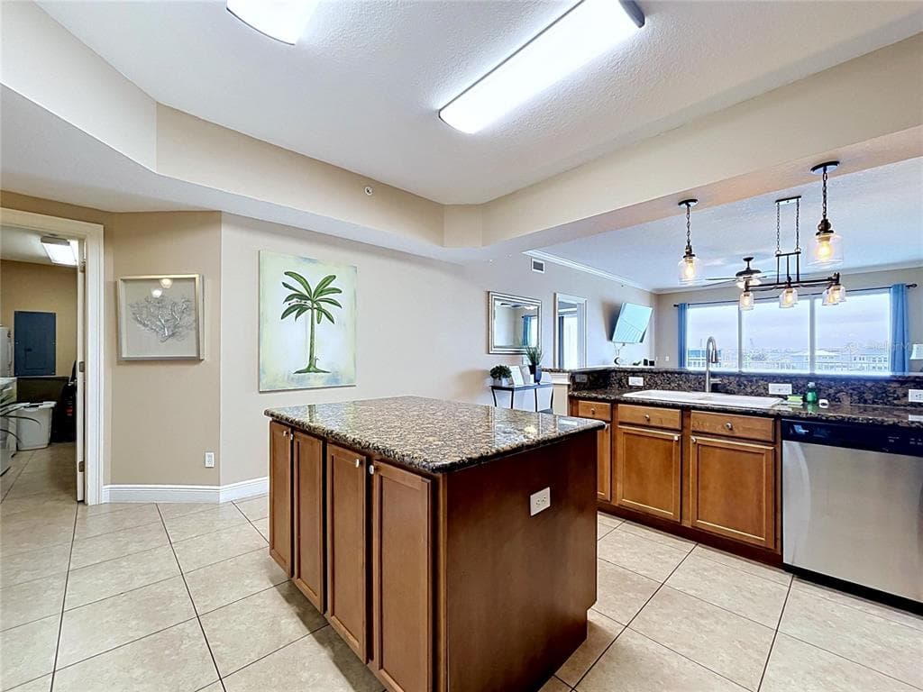 600 BAYWAY BOULEVARD 304 photo 8