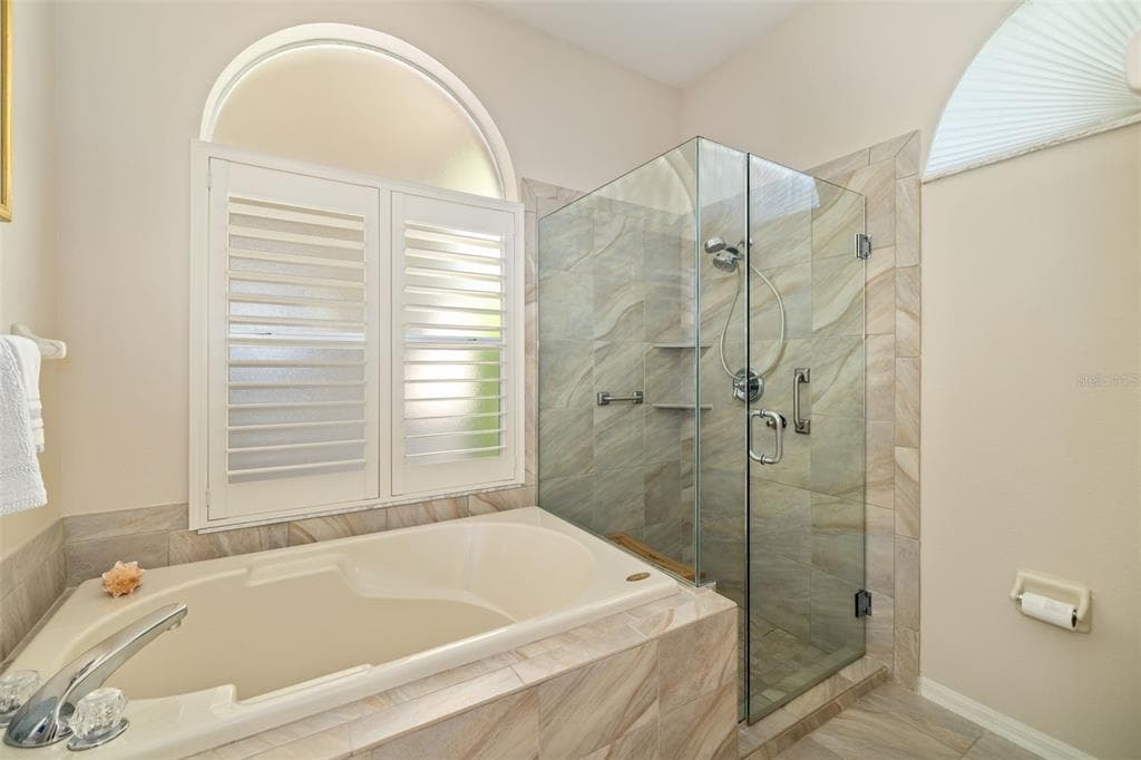 5300 MAHOGANY RUN AVENUE photo 23