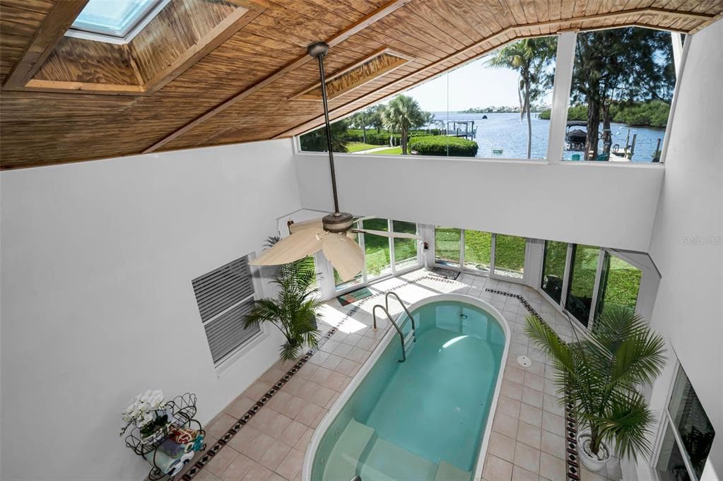 1626 SEA BREEZE DRIVE photo 4