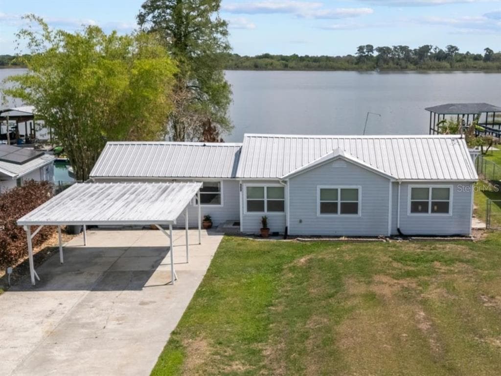 900 LAKE JESSIE DRIVE 1