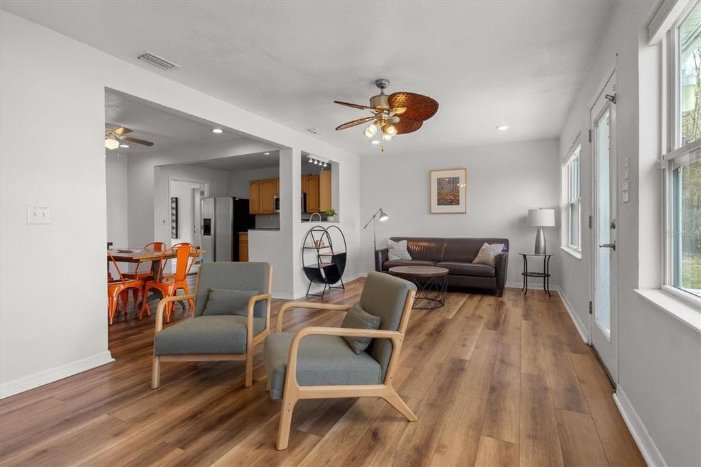 900 LAKE JESSIE DRIVE photo 15