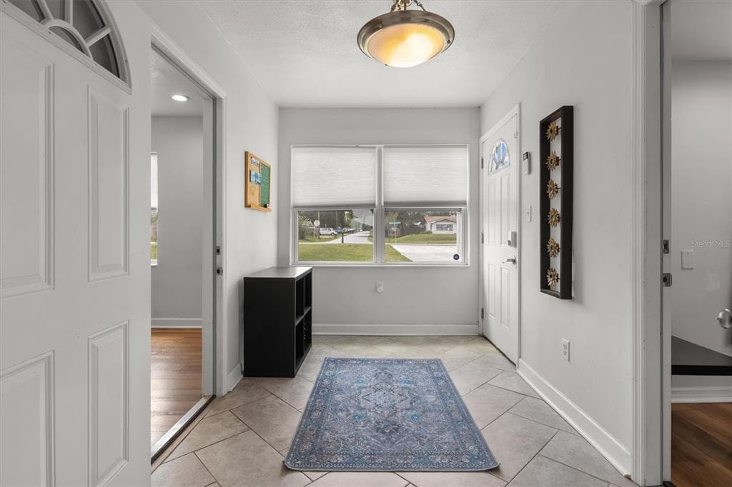 900 LAKE JESSIE DRIVE photo 11