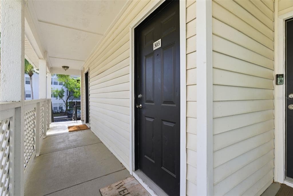 3300 HAVILAND COURT 303 photo 4