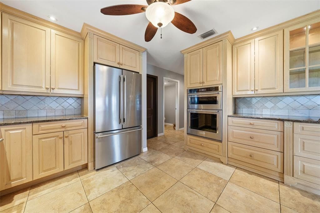 29116 BEAUCLAIRE DRIVE photo 12