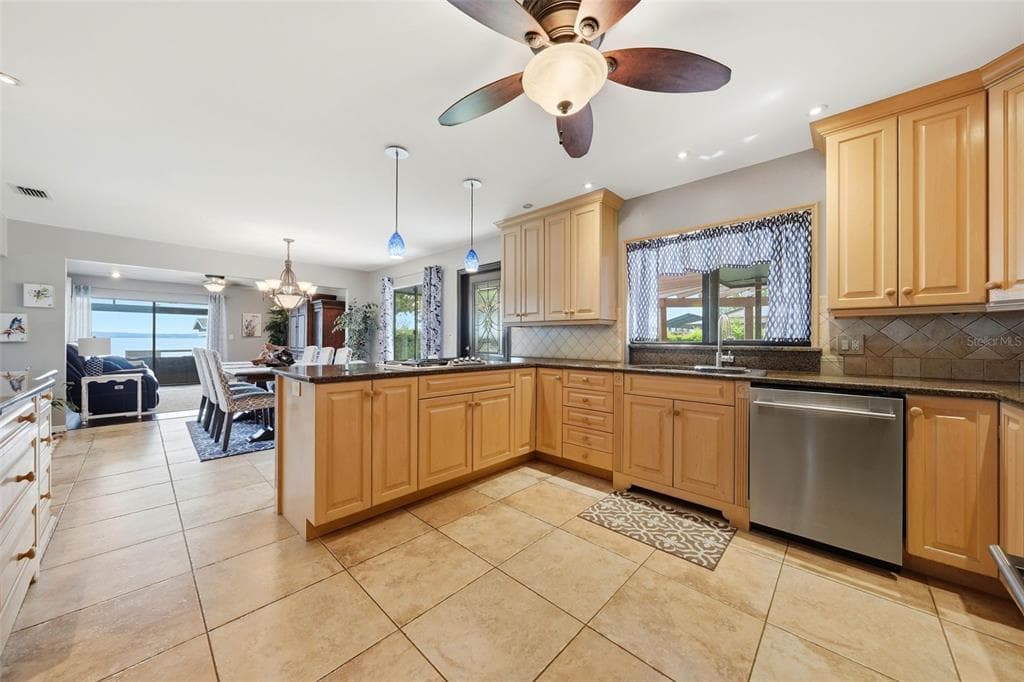 29116 BEAUCLAIRE DRIVE photo 10