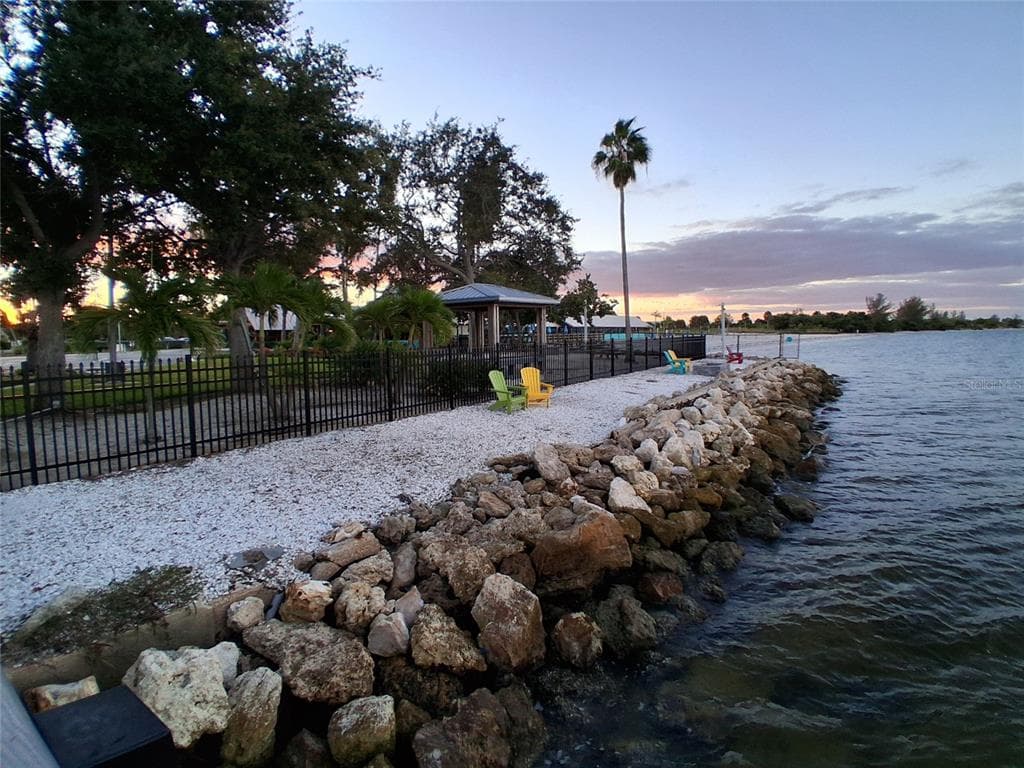 611 B DESTINY DRIVE photo 6