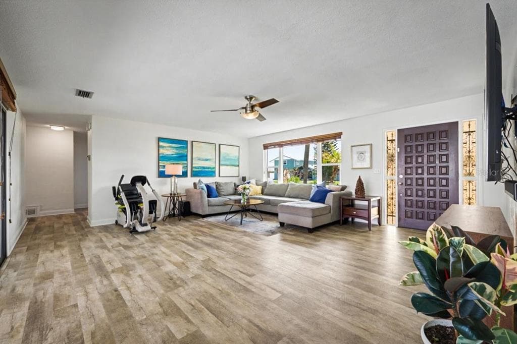 124 ANCHOR DRIVE 4
