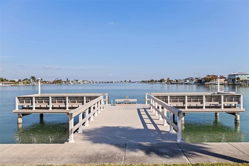 5555 GULF BOULEVARD 215 photo 18