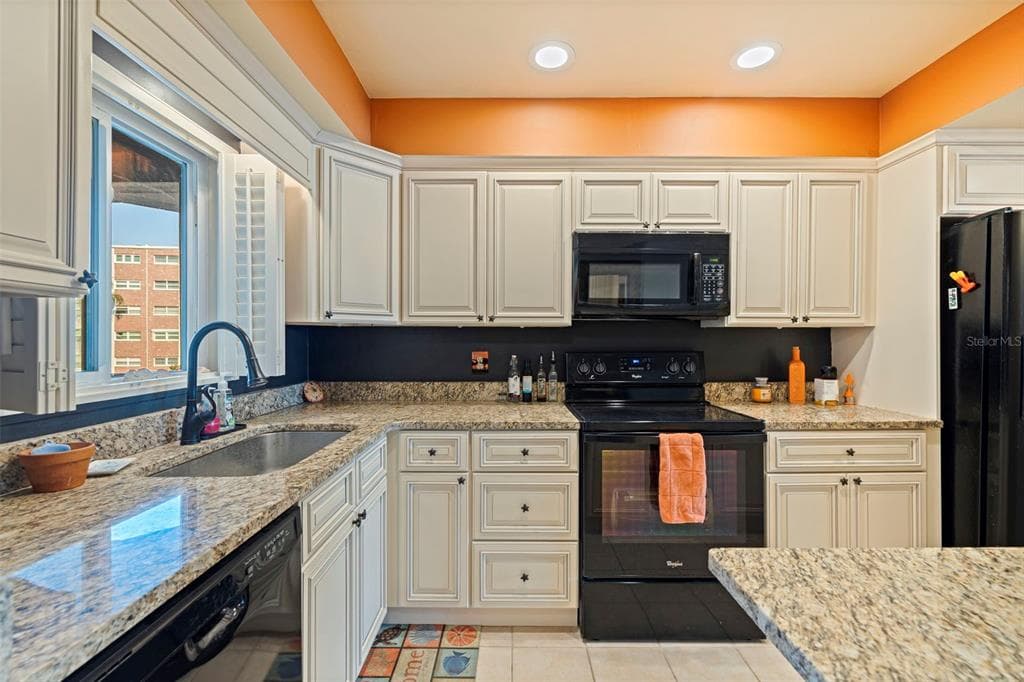 5555 GULF BOULEVARD 215 photo 4